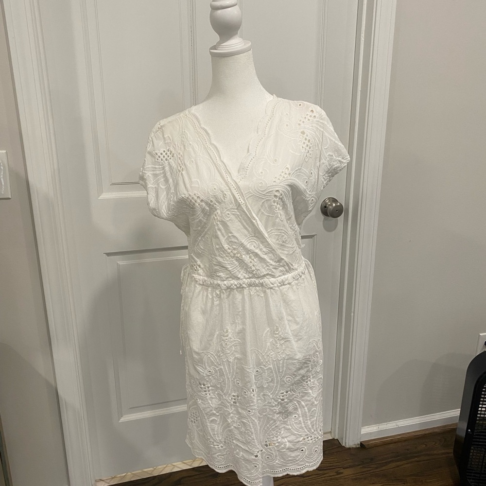 Cabi White Eyelet Coverup Size Small - Picture 2 of 8
